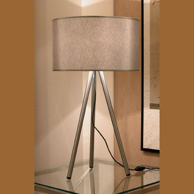 06022500  LAMP MESA TRIPODE ACERO S/P