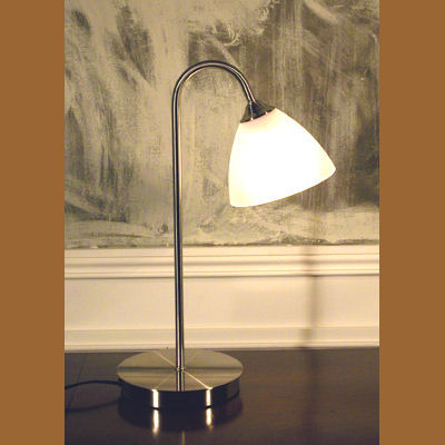 99500400  *** LAMPARA MESA CON TULIPA
